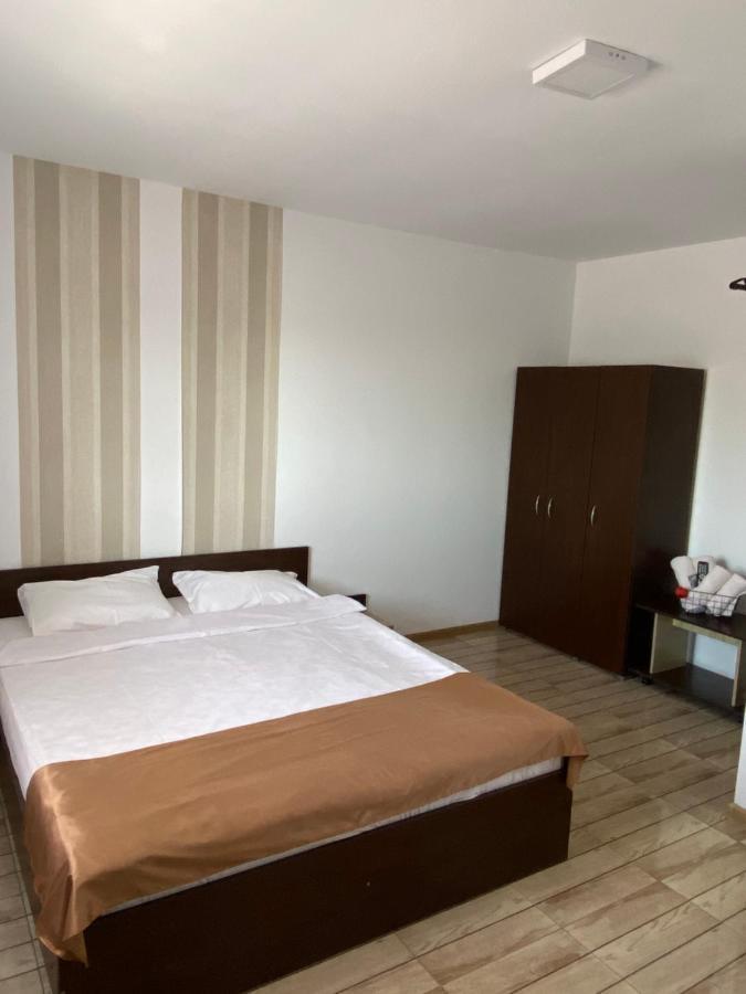Casa De La Corbu Hotel Corbu  Kültér fotó