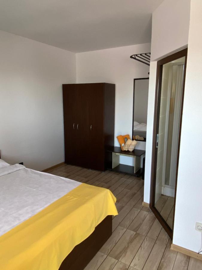 Casa De La Corbu Hotel Corbu  Kültér fotó