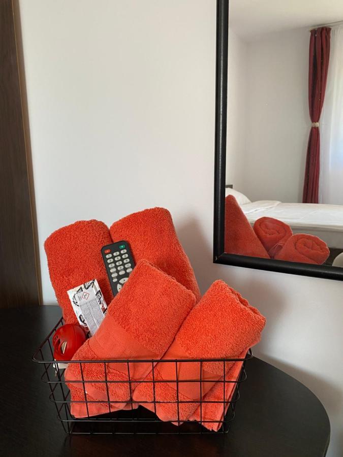 Casa De La Corbu Hotel Corbu  Kültér fotó